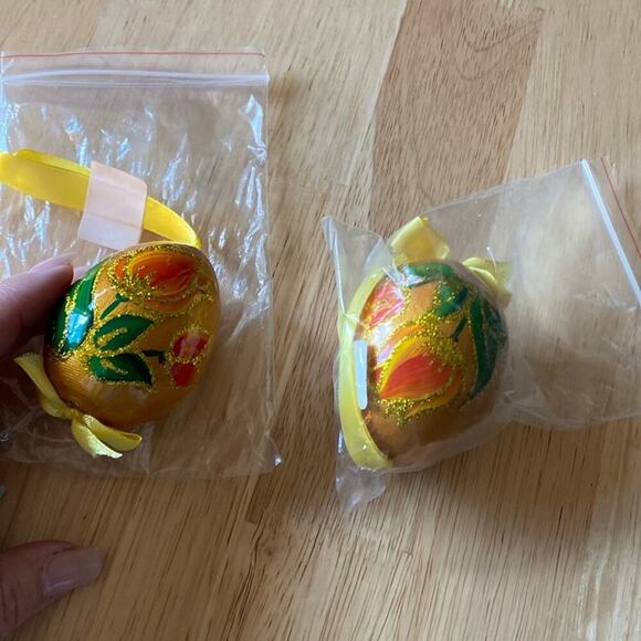 Hand painted wooden egg shaped ornaments - Picture 1 of 5